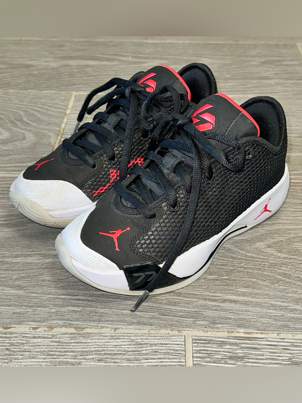 Nike Jordan Luka 1 NN Bred Black University Red Youth 3.5 Basketball Sneakers